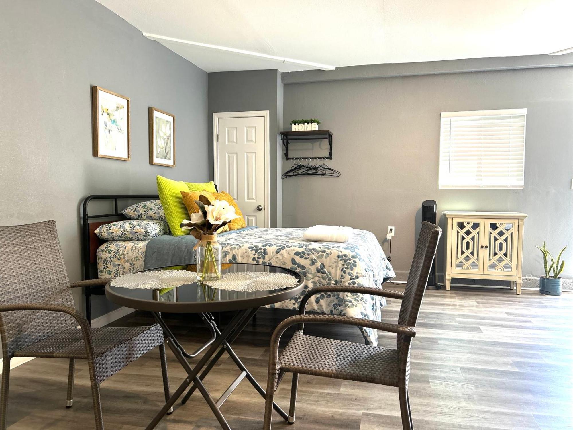 Spacious Studio With Private Entry Moreno Valley Exterior foto