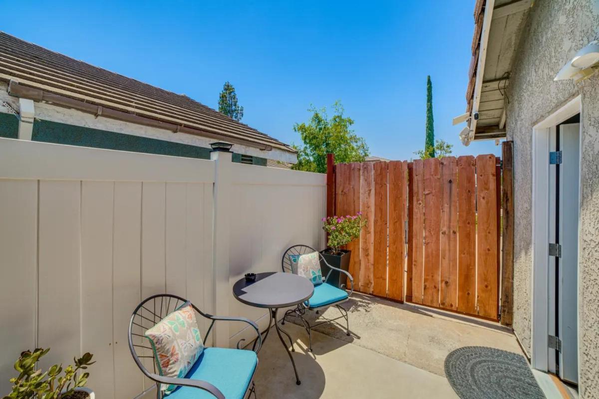 Spacious Studio With Private Entry Moreno Valley Exterior foto